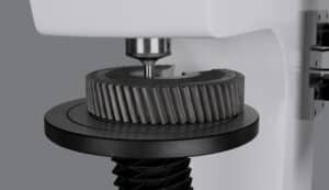 Rockwell sertlik testi, yüke göre iki kategoriye ayrılır: normal ve yüzeysel